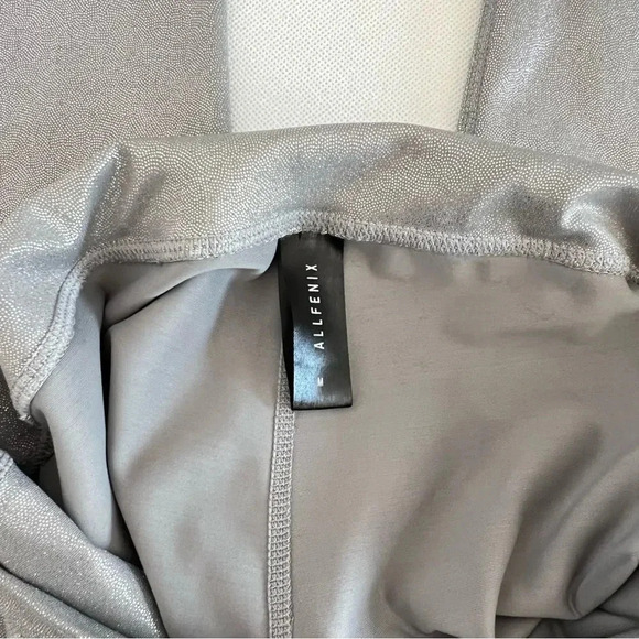 AllFENIX Leggings Size Medium Liquid Silver 7/8 Length Pants - Picture 6 of 10